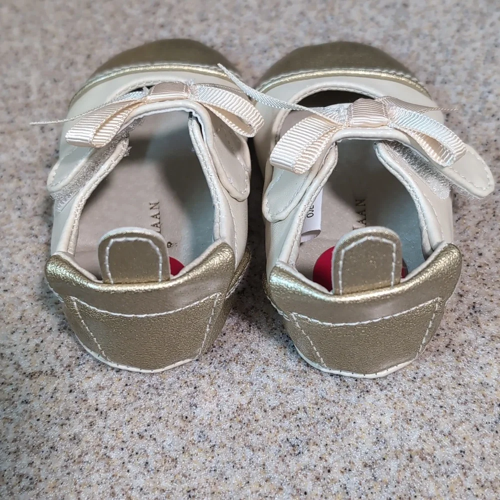 Cole Haan Baby Shoes, Mini Cap Bow, Cream And Gold, Size 2, New